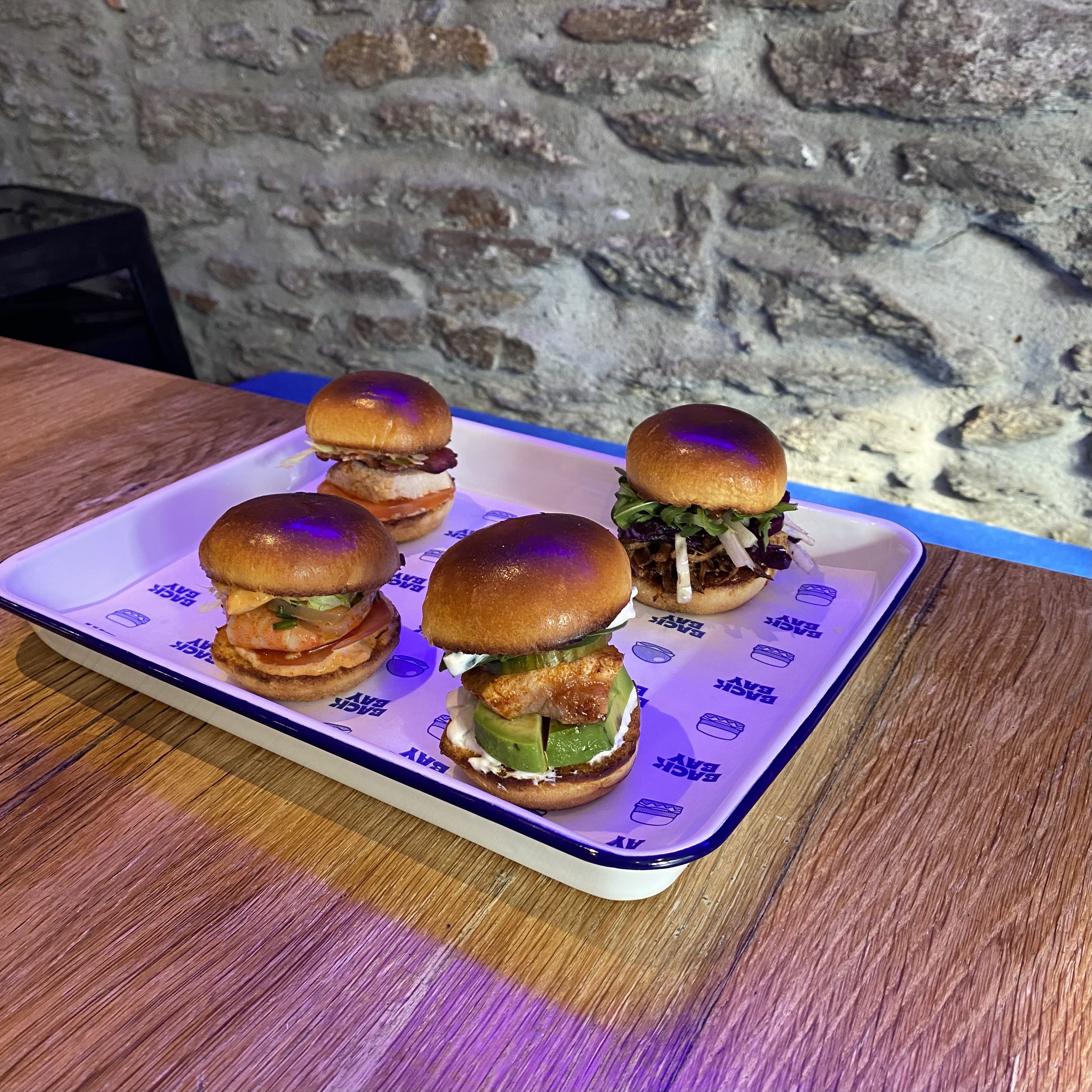 Service traiteur Back Bay mini burgers pour événements